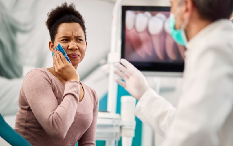 top mistakes people make before seeing an emergency dentist