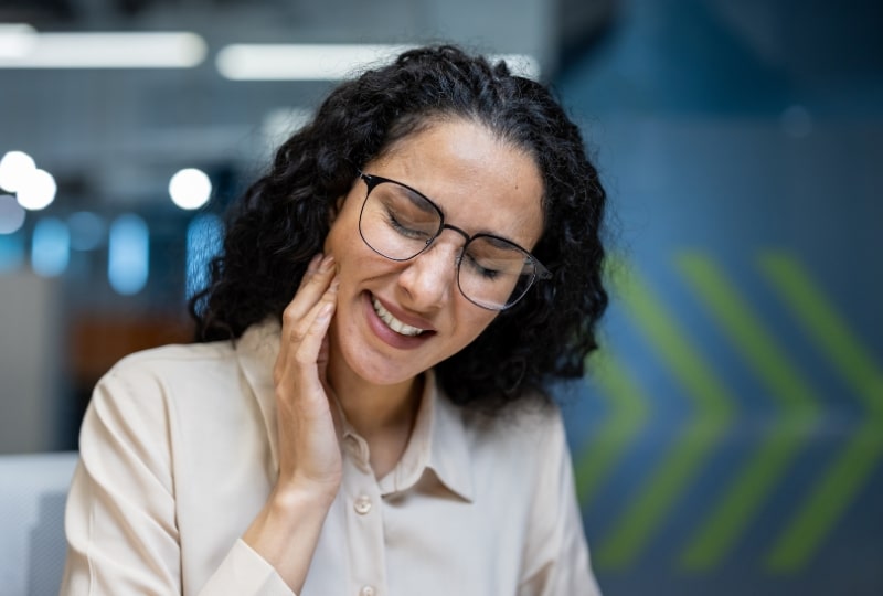 emergency dentist for a cracked tooth